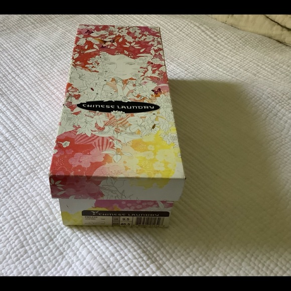 Chinese Laundry leopard flats; size 9.5; never worn - Picture 4 of 4